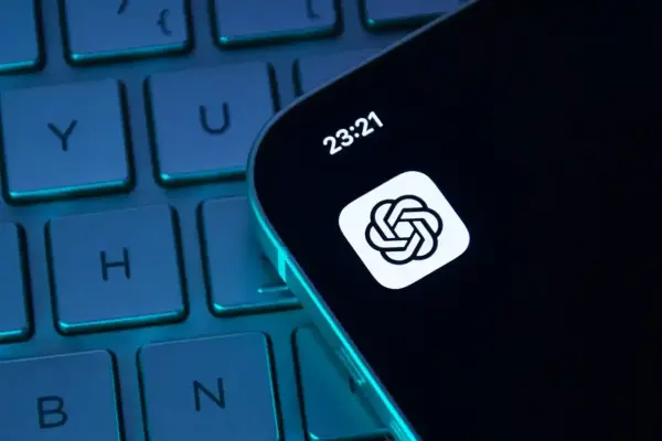 Bạn có thể phát hiện ra một chatbot AI bị nhiễm độc? 4 lời khuyên từ chuyên gia bảo mật của Microsoft